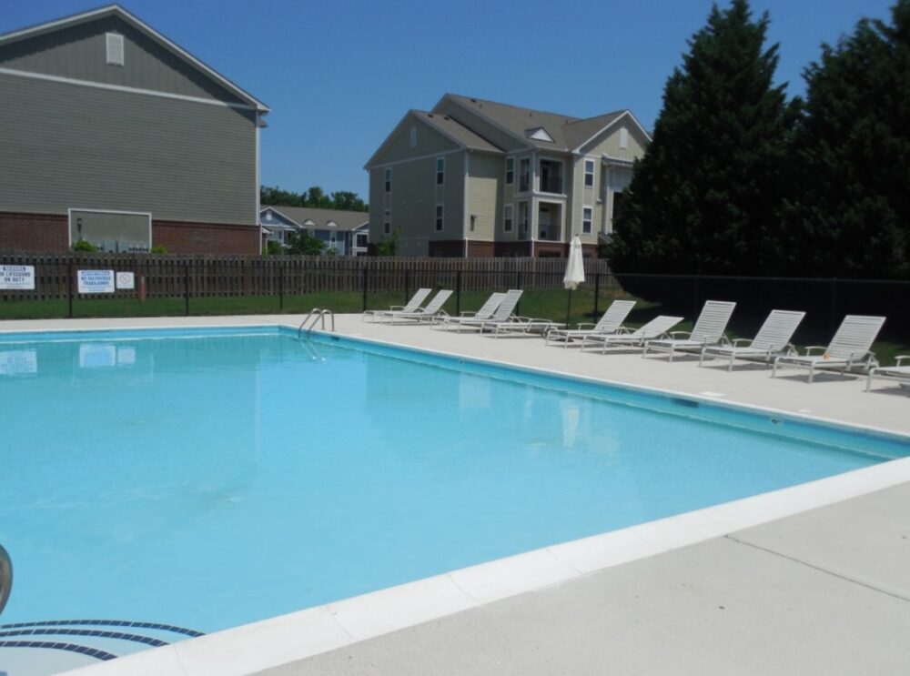 Bailey's Ridge Apartments swimming pool